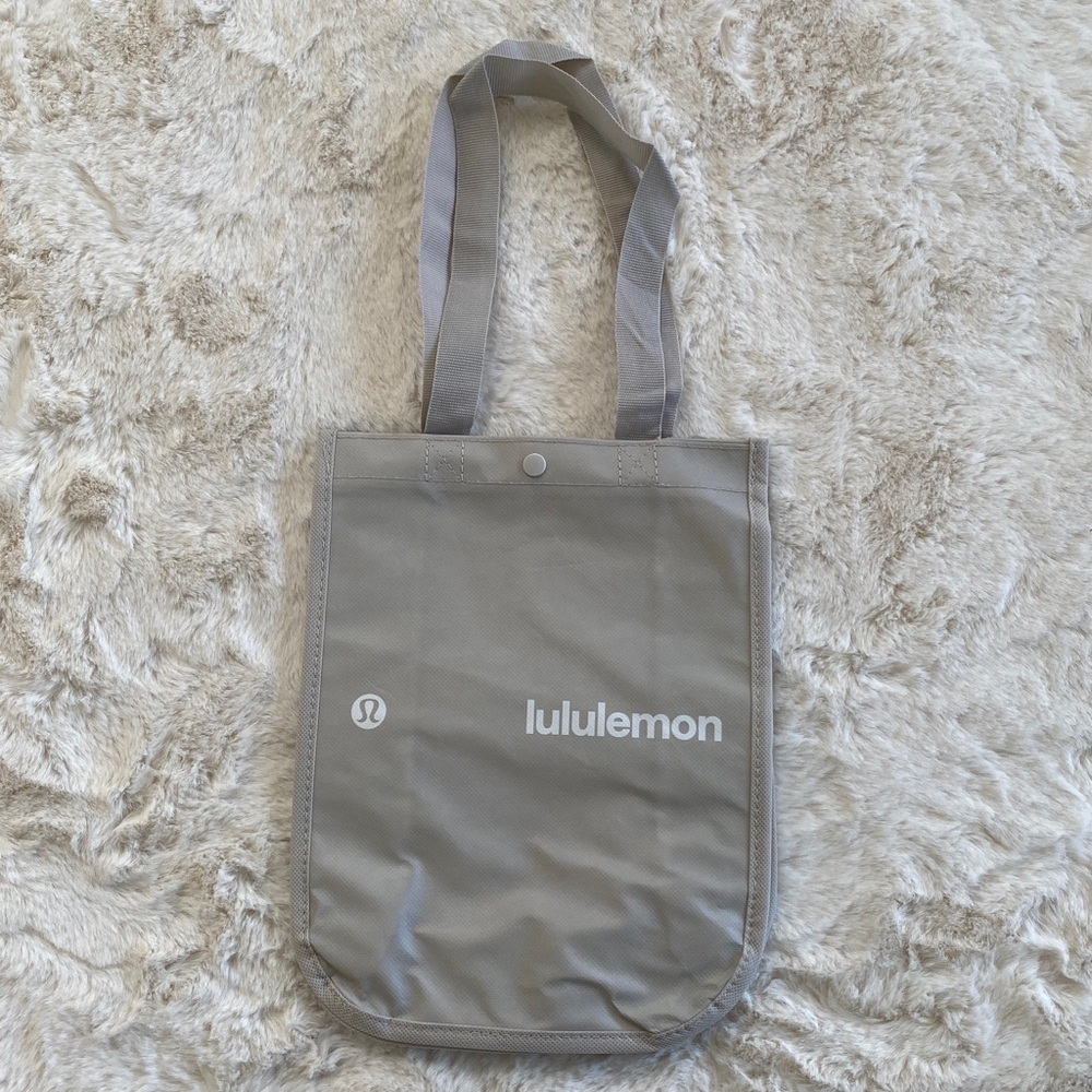 ❤️ Lululemon Limited Edition Brand New Small Tote Bag